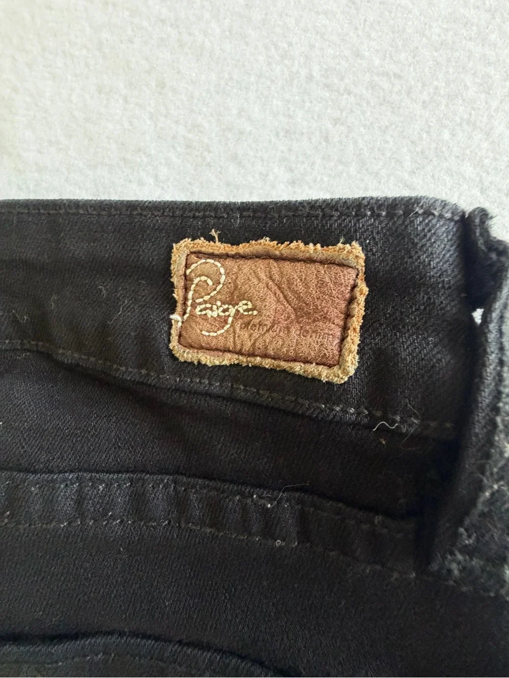 PAIGE Black Peg Skinny Jeans - Sleek High-Rise Look Size 29